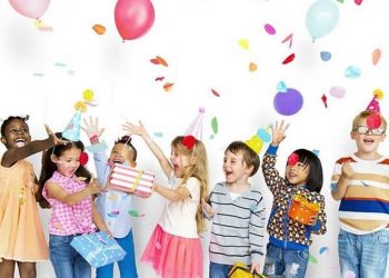 Một món quà đúng sở thích sẽ làm cho trẻ hứng thú hơn