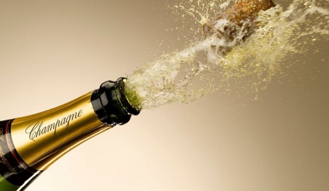 Rượu Champagne tốt cho sức khỏe được nhiều người lựa chọn làm quà 