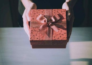 Hộp quà giúp nâng tầm giá trị của món quà bên trong