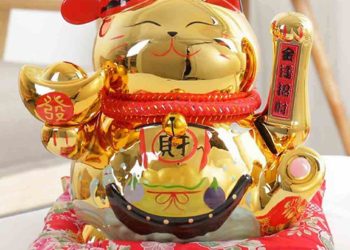 Mèo tài lộc màu vàng