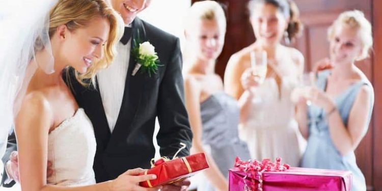 Quà cưới hay quà tặng trong đám cưới là món quà ý nghĩa