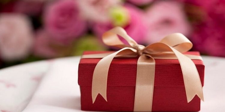 Lựa chọn quà tặng sếp cho ý nghĩa