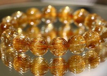 Vòng đá phong thủy bắt nguồn từ tôn giáo nào? 