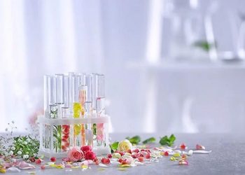 Có nên tặng nước hoa cho người yêu?