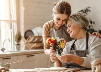 Nồi chảo là dụng cụ nấu nướng cơ bản mà người nội trợ nào cũng cần